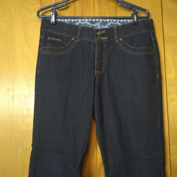 BANDOLINO WOMEN'S SIZE 8 DARK BLUE JEANS WITH FLAP POCKETS CROP - Picture 2 of 5